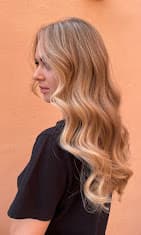 Gloss + waves • Ibiza-ready